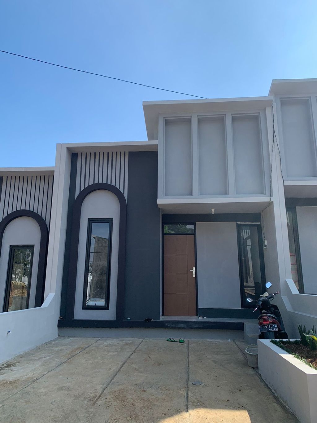 foto tampak rumah tipe 30 1 Lantai Kontur 1m (338) perumahan G-Land Padalarang Valley