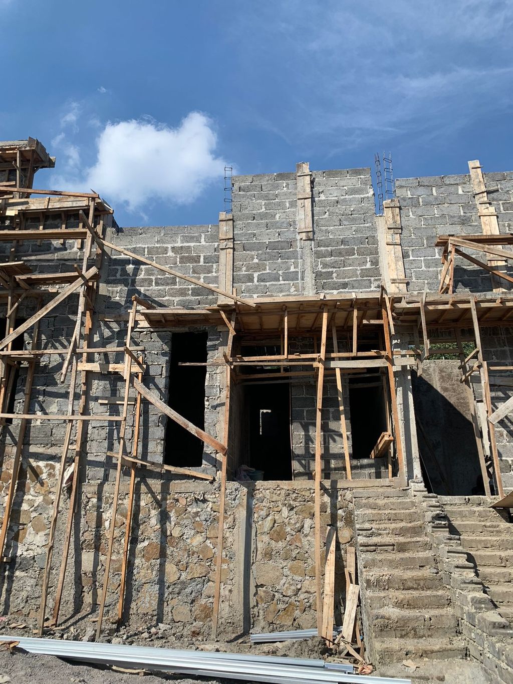 foto tampak rumah tipe 30 1 Lantai Kontur 3m (326) perumahan G-Land Padalarang Valley