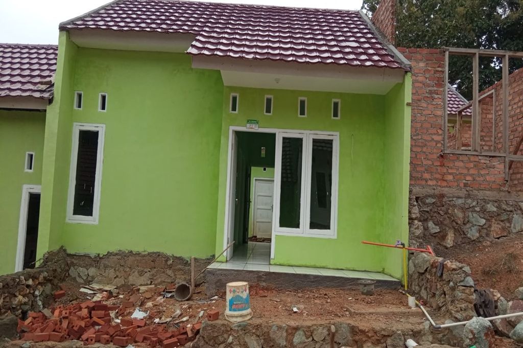 foto tampak rumah tipe 36/60 perumahan Slara Tirtayasa Asri