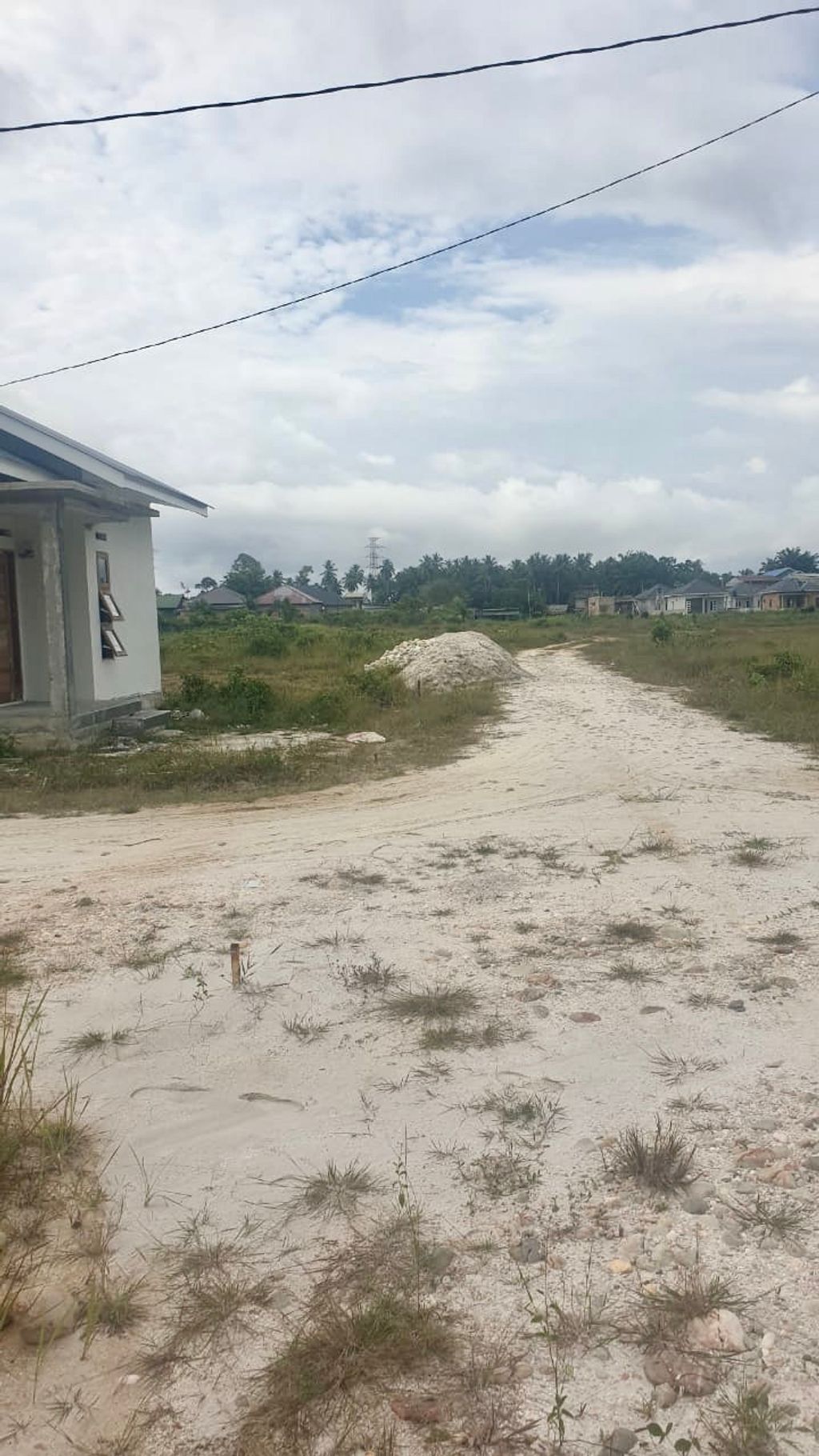 foto posisi tengah perumahan GRAND TIRAYA PERMAI