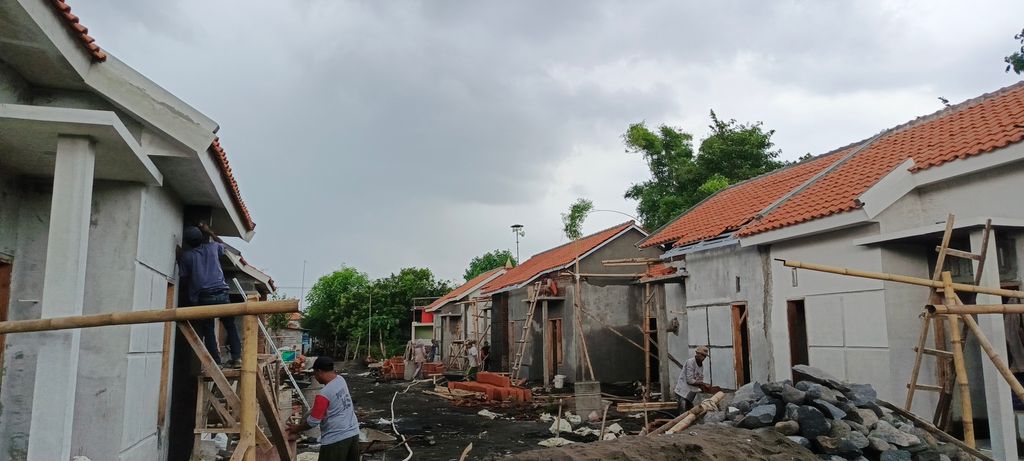 foto posisi tengah perumahan PERMATA KALIAMAS RESIDENCE