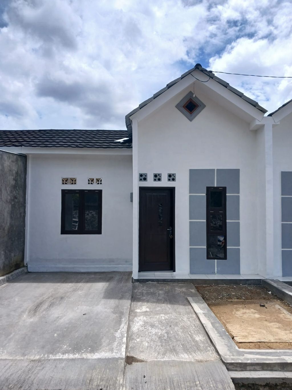 foto tampak rumah tipe 36/60 perumahan KREONG PRIMERA VILLAGE