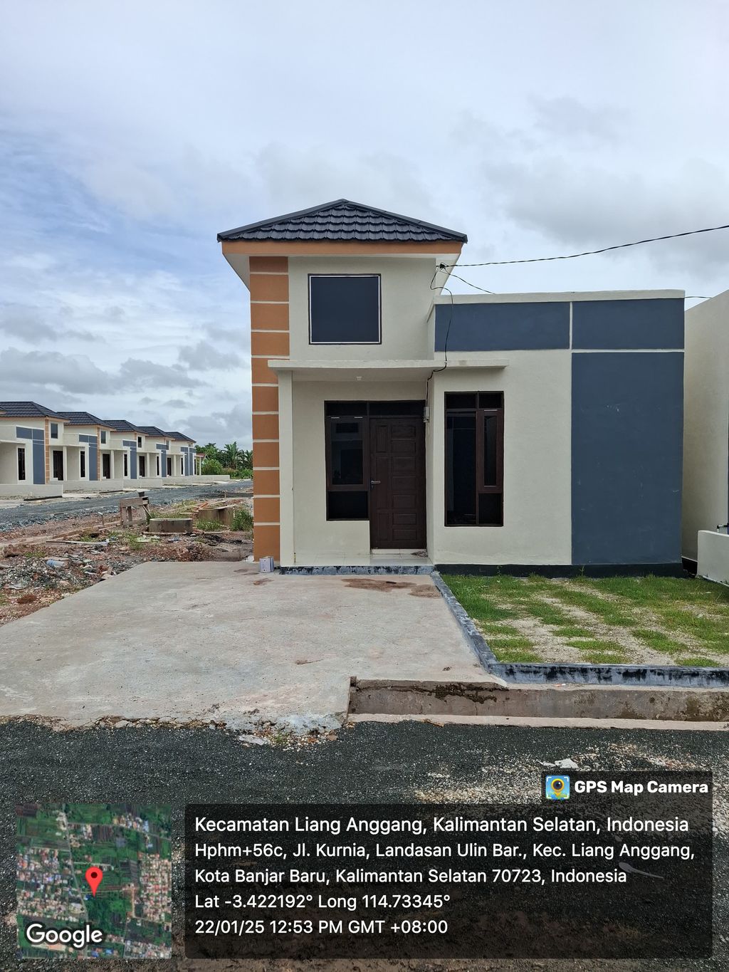 foto tampak rumah tipe HIgh ceiling perumahan KURNIA SINERGIA