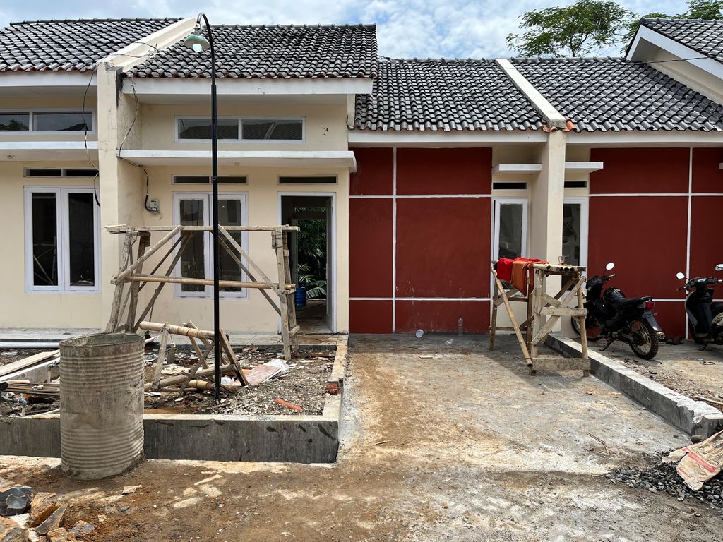foto tampak rumah tipe 36/72 E-10 perumahan Puri Majenang
