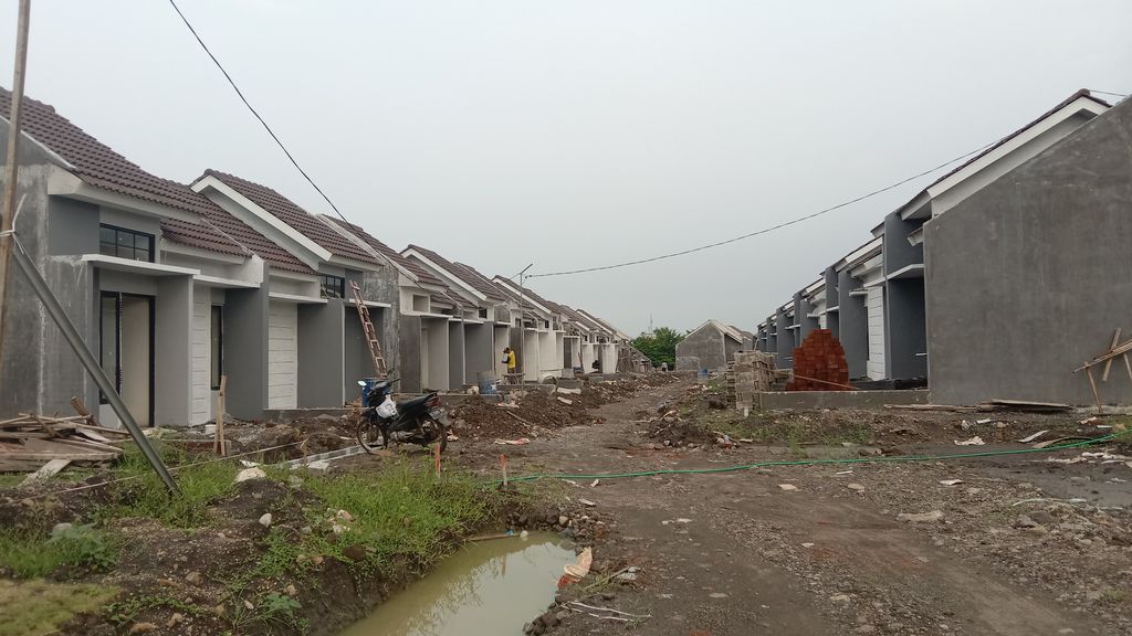 foto posisi tengah perumahan PESONA PARK RESIDENCE 2