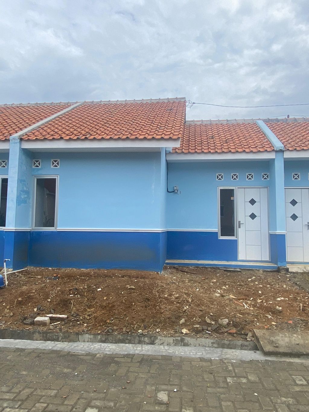 foto tampak rumah tipe 30/60 BLOK E NO 15 perumahan GRAND MAHKOTA SULTAN 4