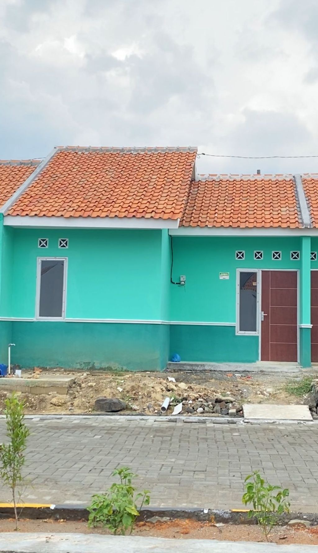 foto tampak rumah tipe 30/60 BLOK E NO 5 perumahan GRAND MAHKOTA SULTAN 4