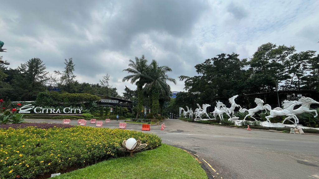 foto gerbang perumahan PERUMAH CITRA CITY SENTUL KAWASAN REGULER