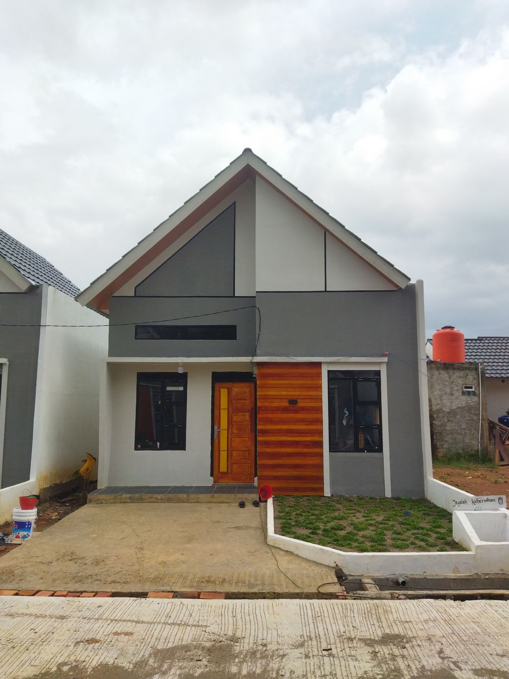 foto contoh rumah perumahan PERUMAHAN VILLA AESTHETIC