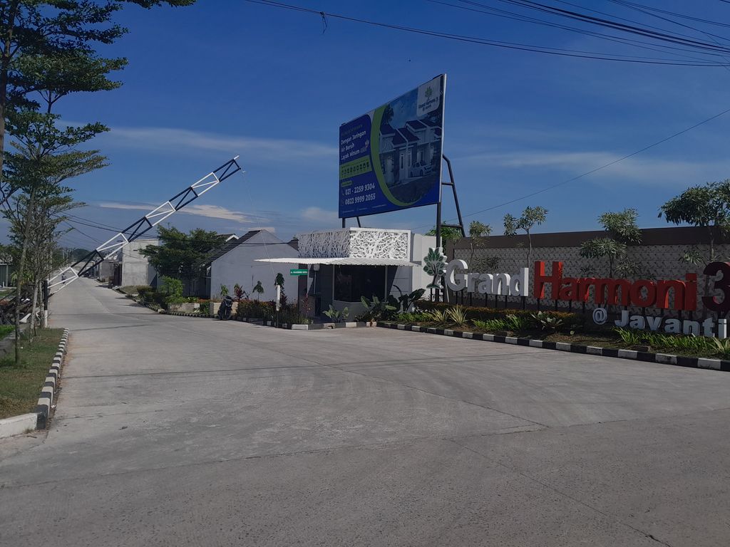 foto gerbang perumahan GRAND HARMONI 3 JAYANTI TAHAP 3