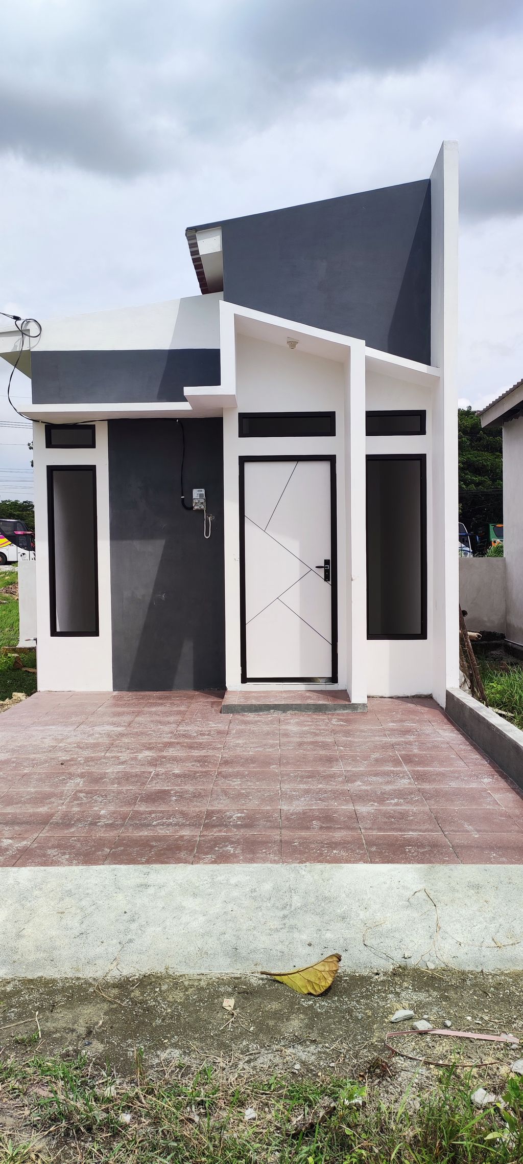 foto tampak rumah tipe 32/72 perumahan BUMI KERTONEGORO