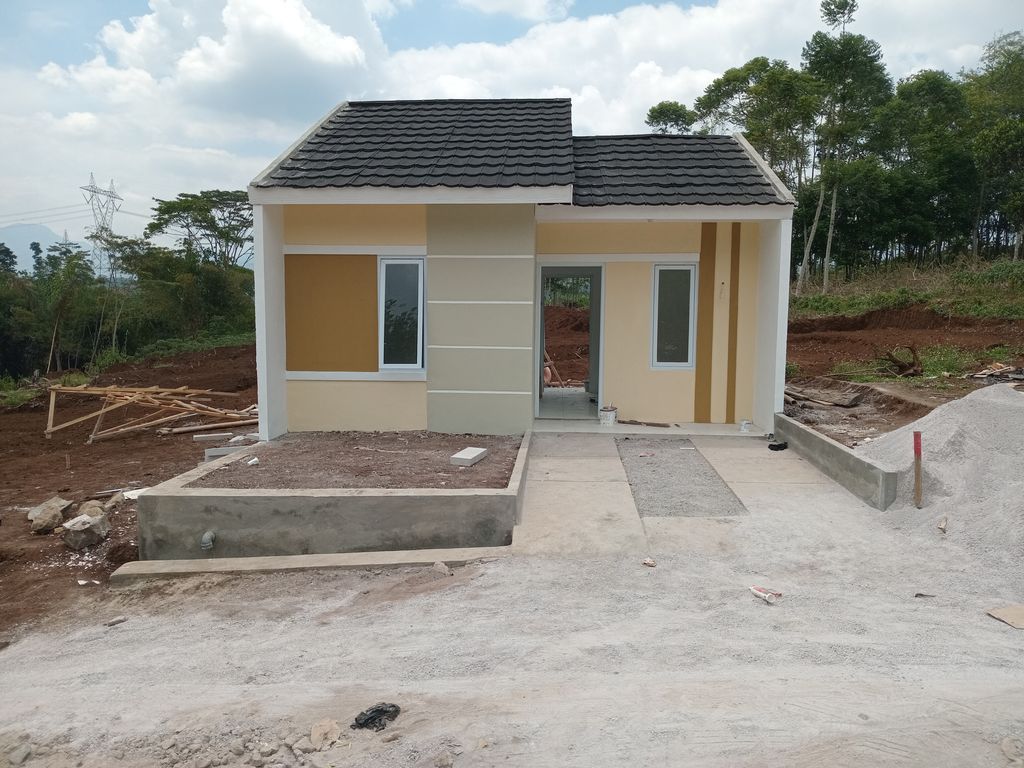 foto tampak rumah tipe 30/60 perumahan Citra Green Pamulihan