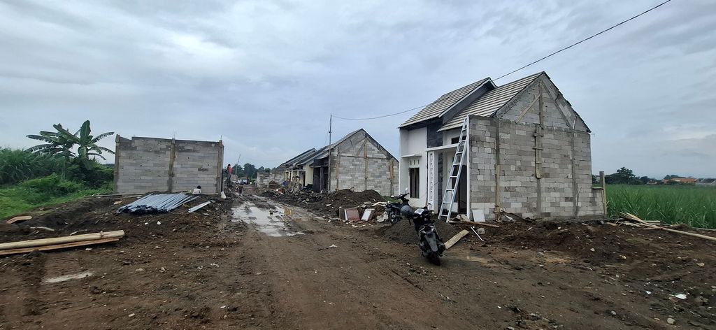 foto posisi tengah perumahan GRIYA MANISRENGGO KOTA 2