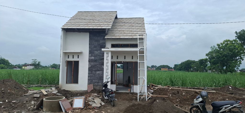 foto contoh rumah perumahan GRIYA MANISRENGGO KOTA 2