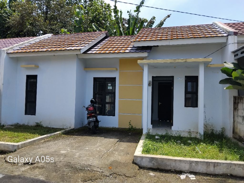 foto tampak rumah tipe 36/72 perumahan BANJAR INDAH KARANG TENGAH