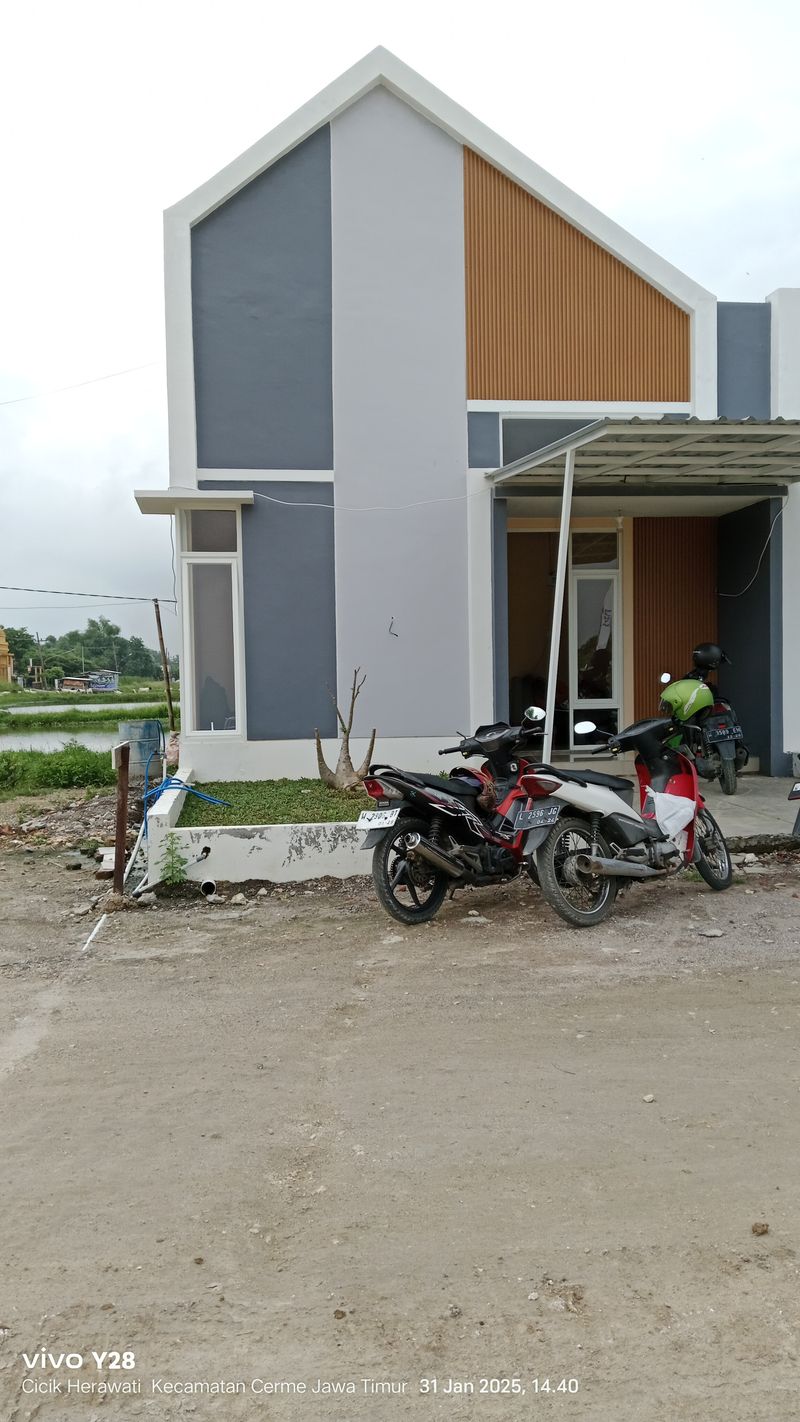 foto contoh rumah perumahan Grand Royal Cerme