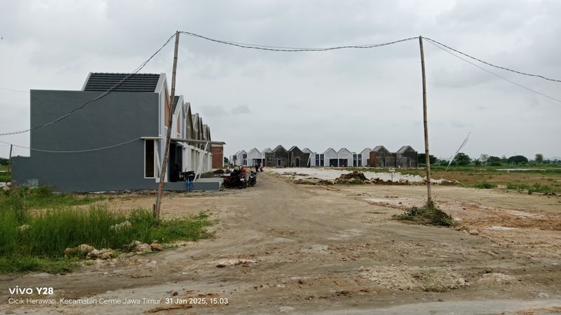 foto gerbang perumahan Grand Royal Cerme