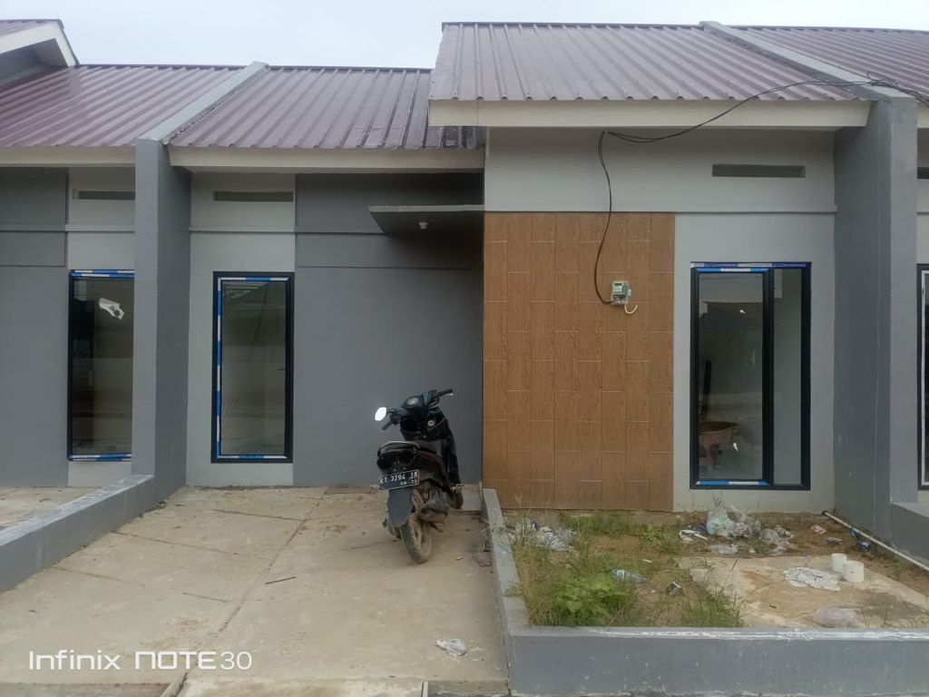 foto tampak rumah tipe 36/90 perumahan Palaran Indah Kemilau 2