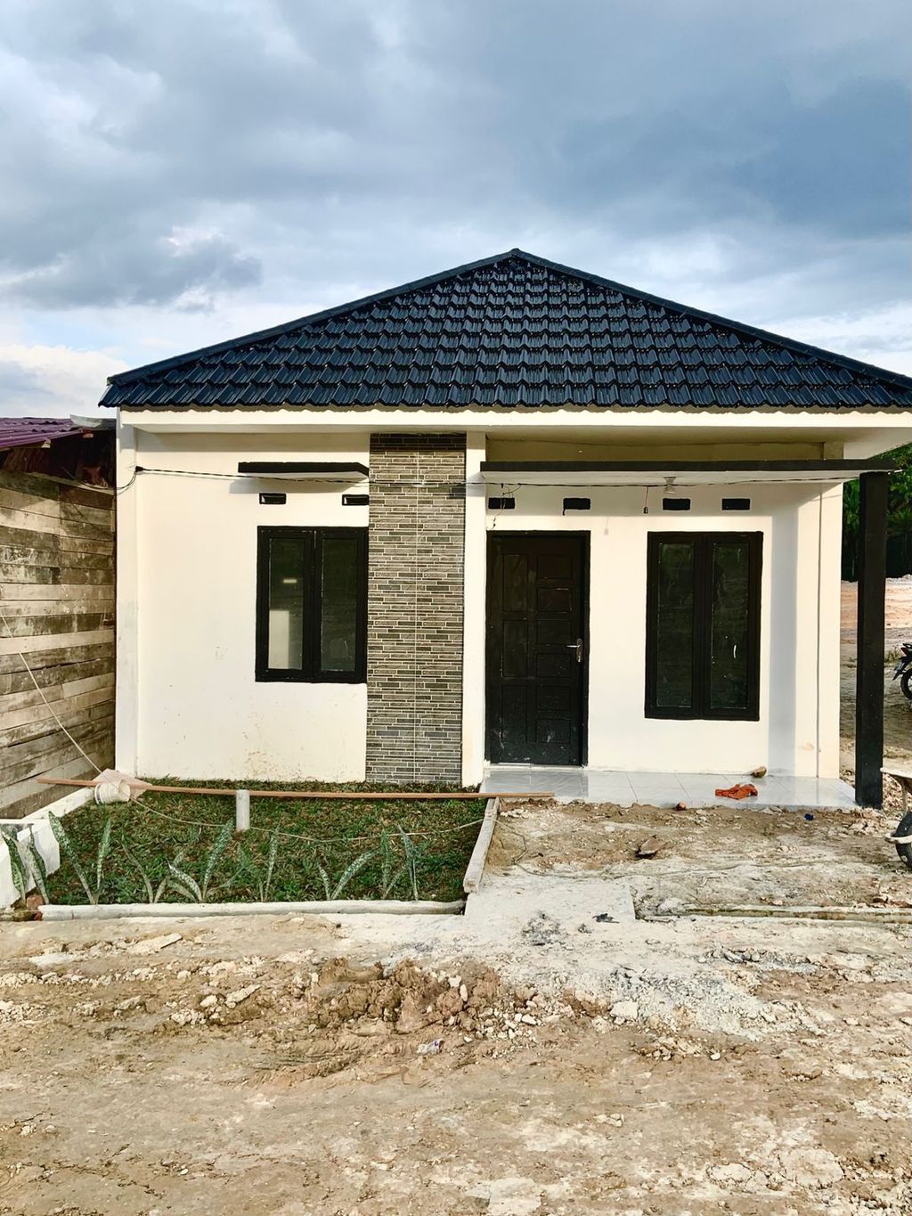 foto tampak rumah tipe 36 perumahan Mulya Fajar Regency