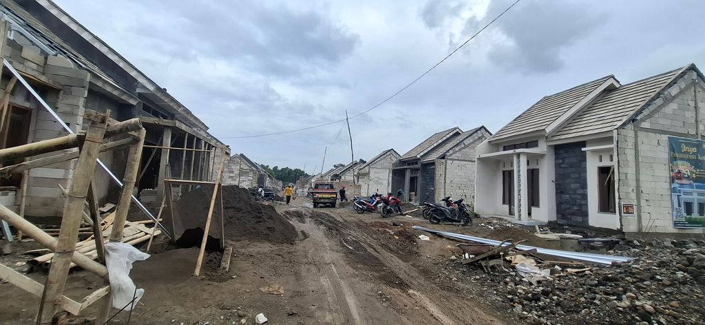 foto posisi tengah perumahan GRIYA PESANTREN KOTA