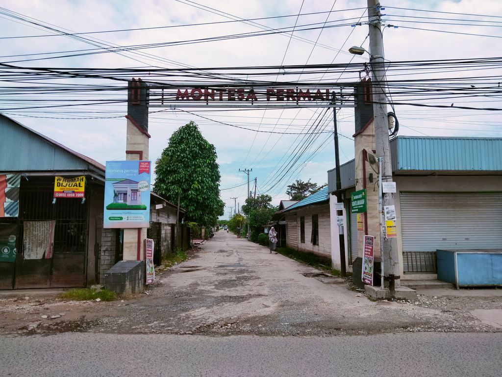 foto gerbang perumahan MONTESA PERMAI TAHAP 2