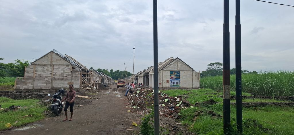 foto gerbang perumahan GRIYA PESANTREN KOTA