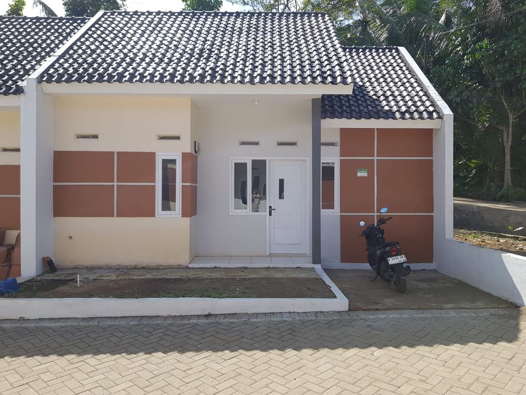 foto tampak rumah tipe 36/66 perumahan GRIYA PERMATA SALEBU