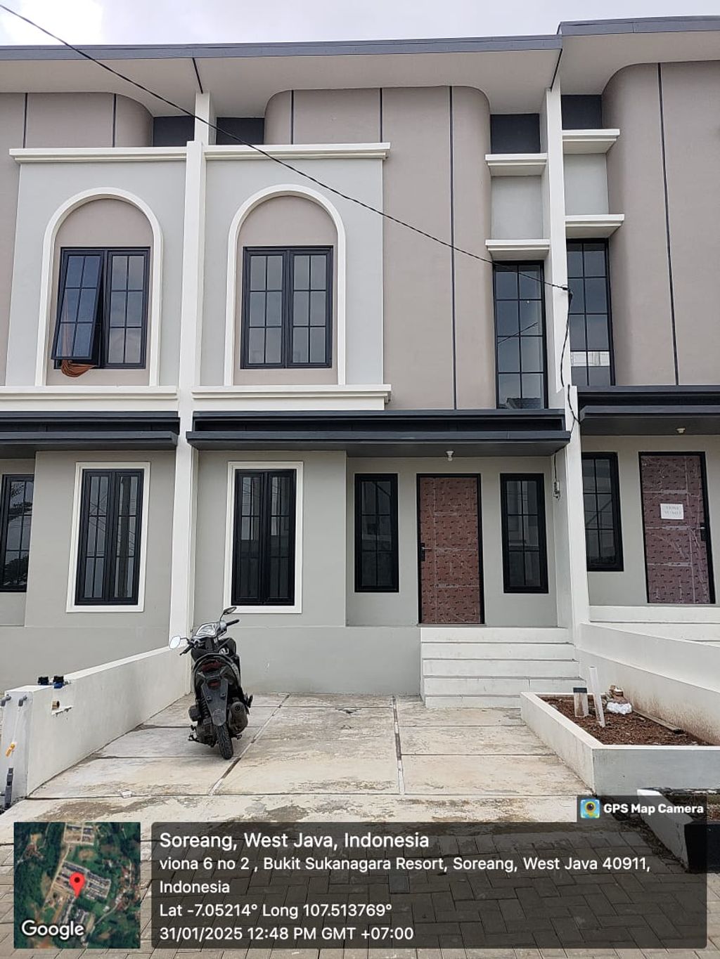 foto tampak rumah tipe 36 Mezanin (2 kamar) (300) perumahan Bukit Sukanagara Resort
