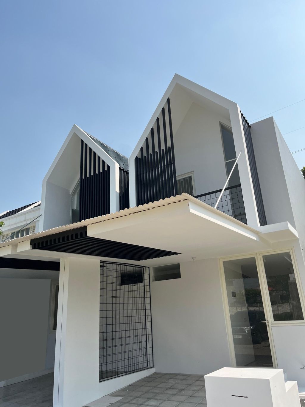 foto tampak rumah tipe Vittoria A perumahan Grand Village