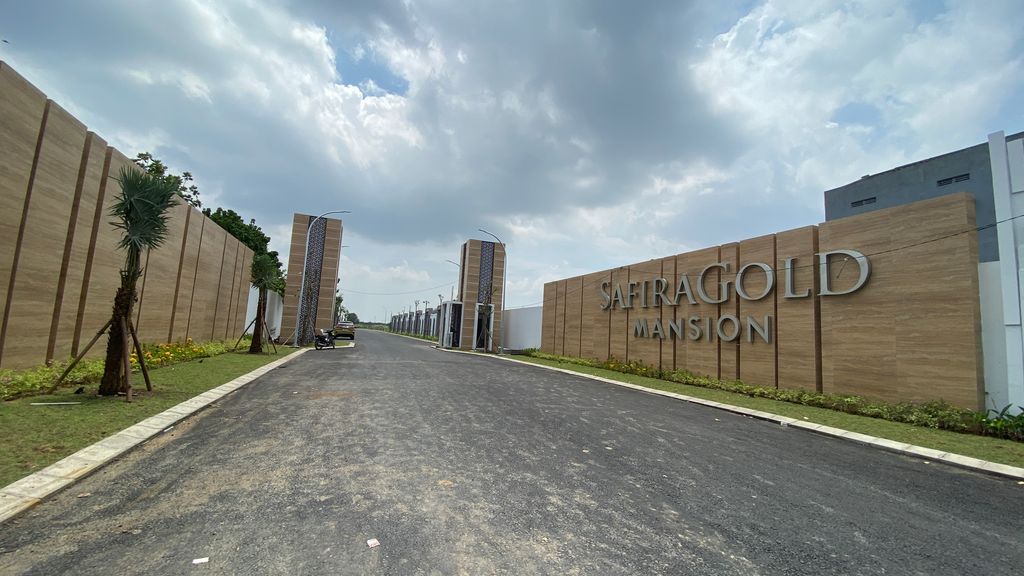 foto gerbang perumahan SAFIRA GOLD MANSION