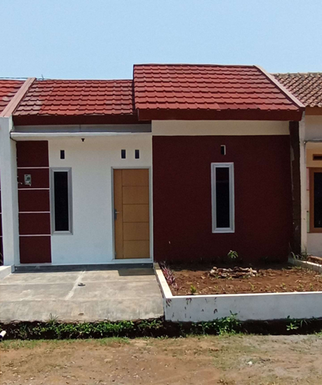 foto tampak rumah tipe 30/60 perumahan Puri Lingga Asri