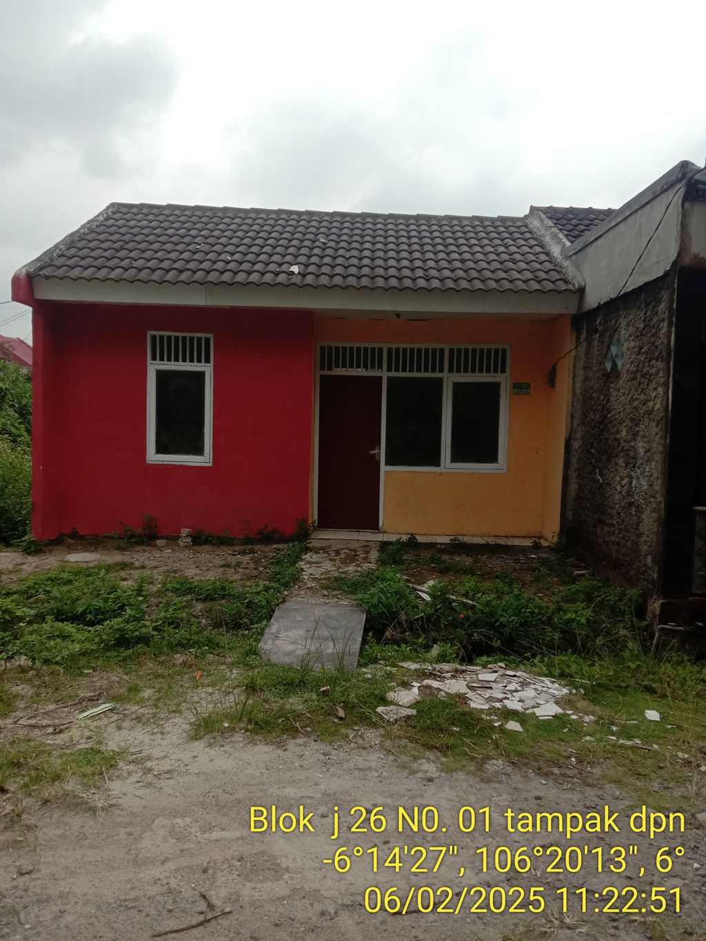 foto tampak rumah tipe 22 x 129 perumahan GRIYA JUNTI ASRI