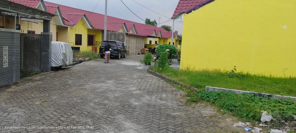 foto gerbang perumahan GRIYA BATANG KUIS INDAH 2