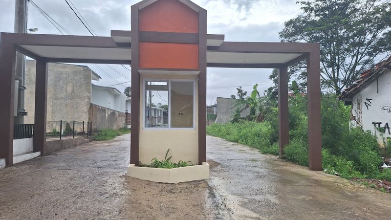 foto gerbang perumahan GRIYA MALEBER REGENCY