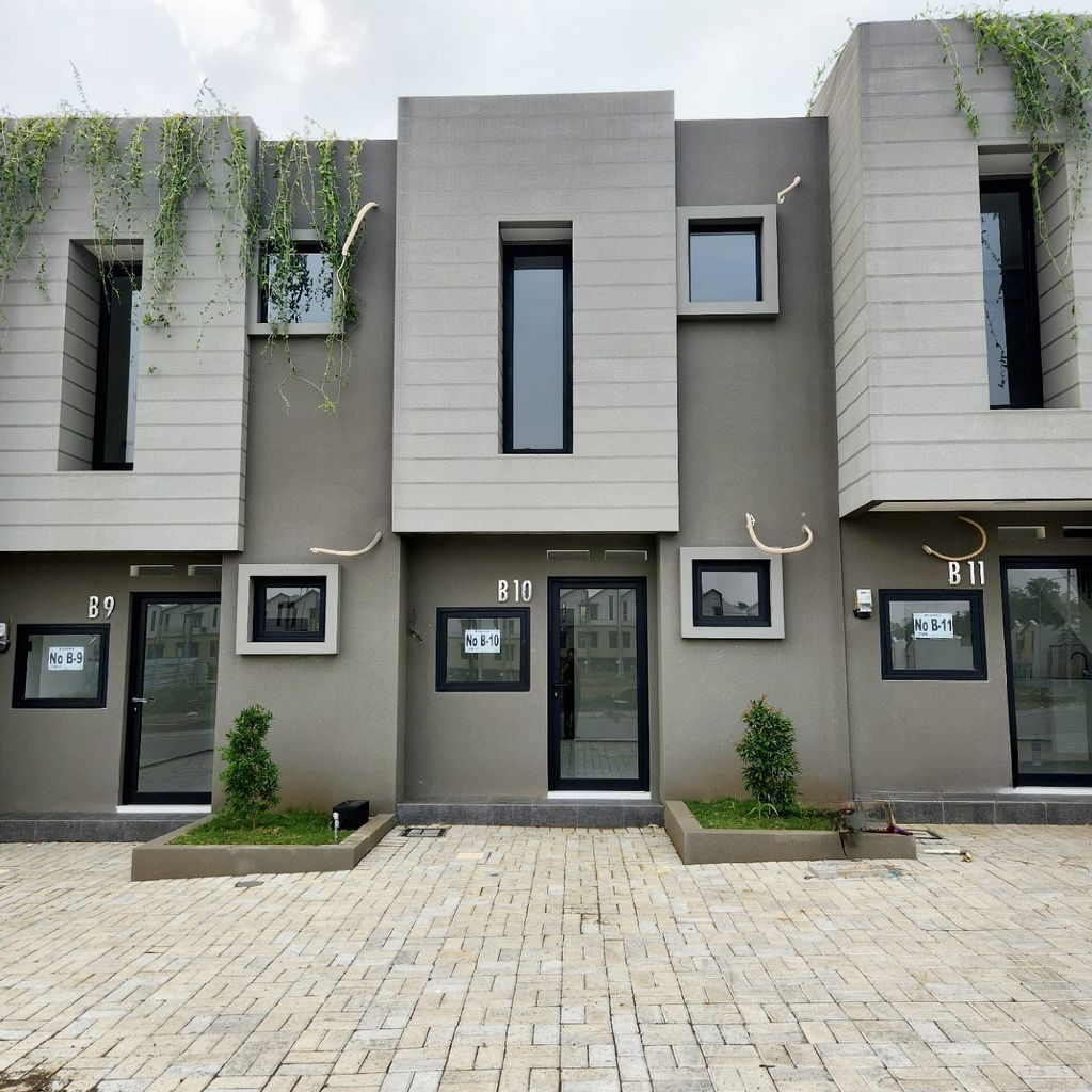 foto tampak rumah tipe Kvadra 57/40 perumahan The Araya