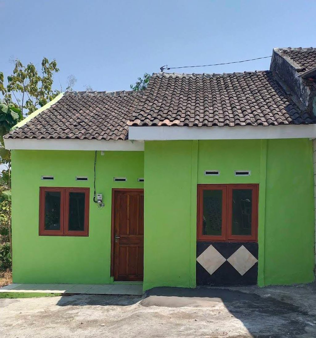 foto tampak rumah tipe 32/70 perumahan PERMATA REGENCY