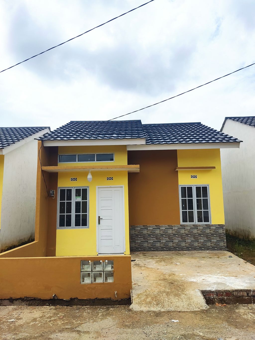 foto tampak rumah tipe 36 perumahan Langgeng Indah Residence