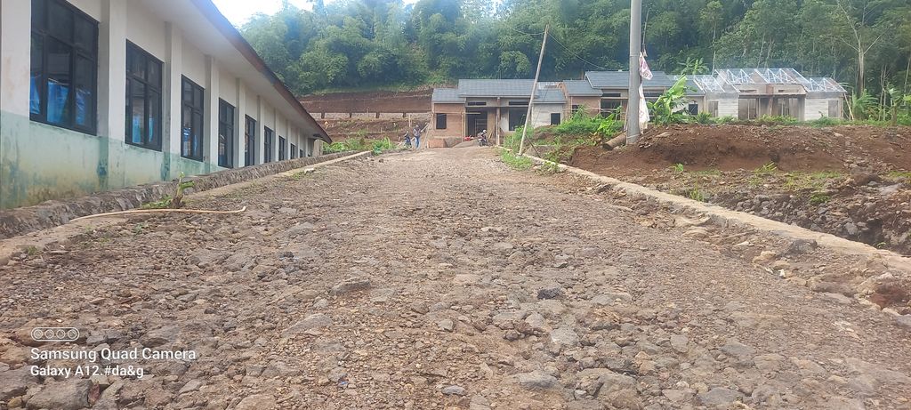 foto gerbang perumahan KAMPUNG GAYA BARU