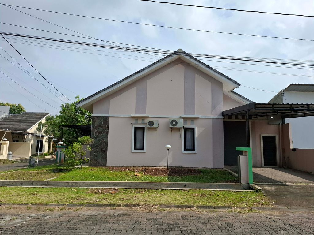 foto tampak rumah tipe B-27 perumahan PANORAMA BANJARAN