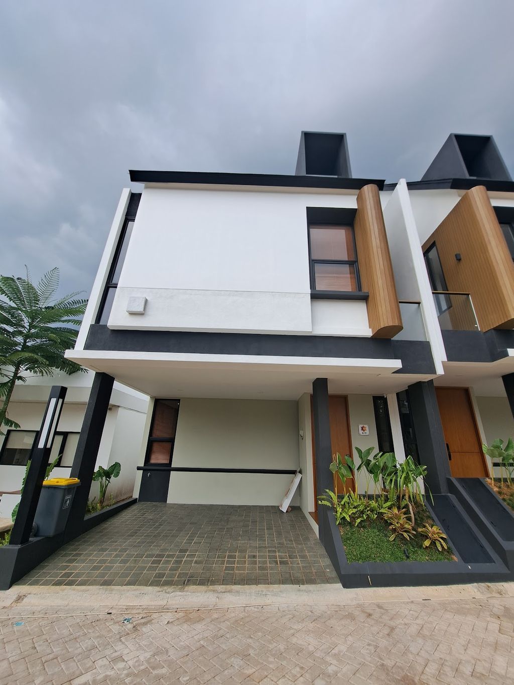 foto tampak rumah tipe A14 perumahan Prominence House