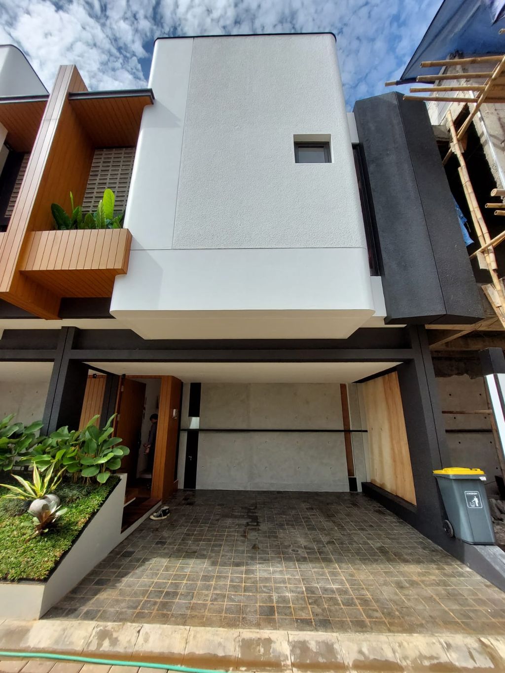 foto tampak rumah tipe E05 perumahan Favoury House