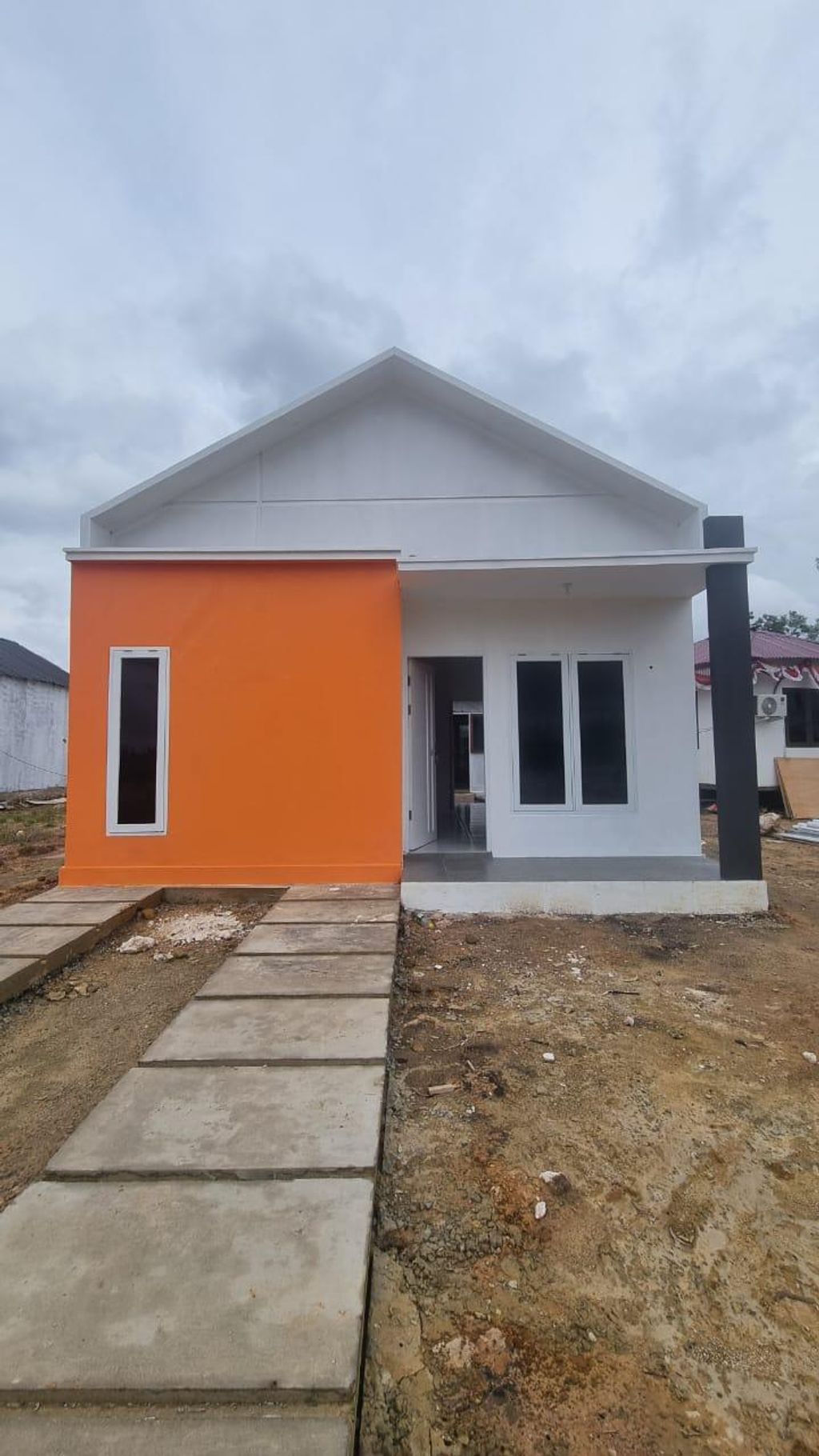 foto tampak rumah tipe 36/90 perumahan PESONA PENDIDIKAN VILLAGE