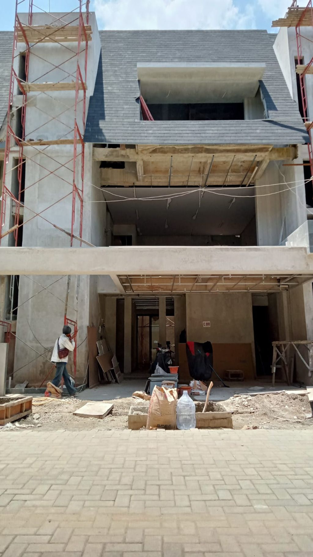 foto tampak rumah tipe 102/215 perumahan Cavana Javateak Land