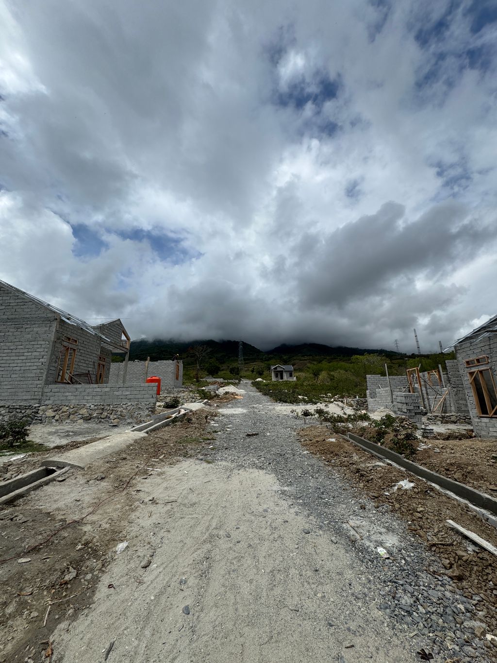foto posisi tengah perumahan Bukit Purnama Azzahra