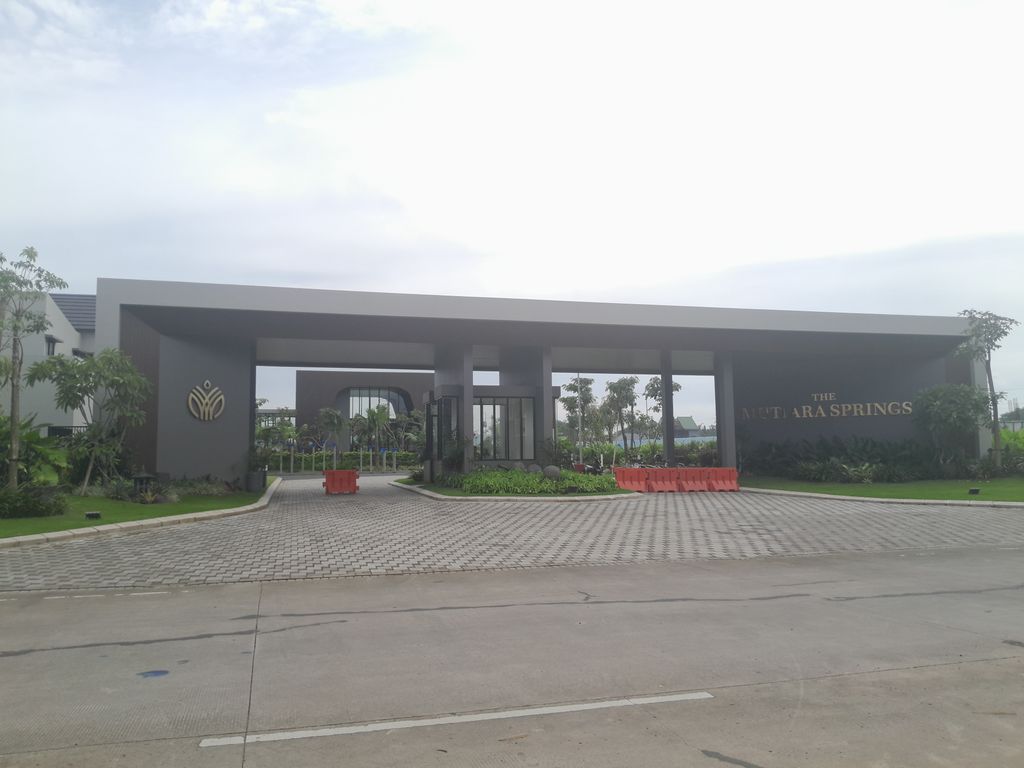 foto gerbang perumahan The Mutiara Springs