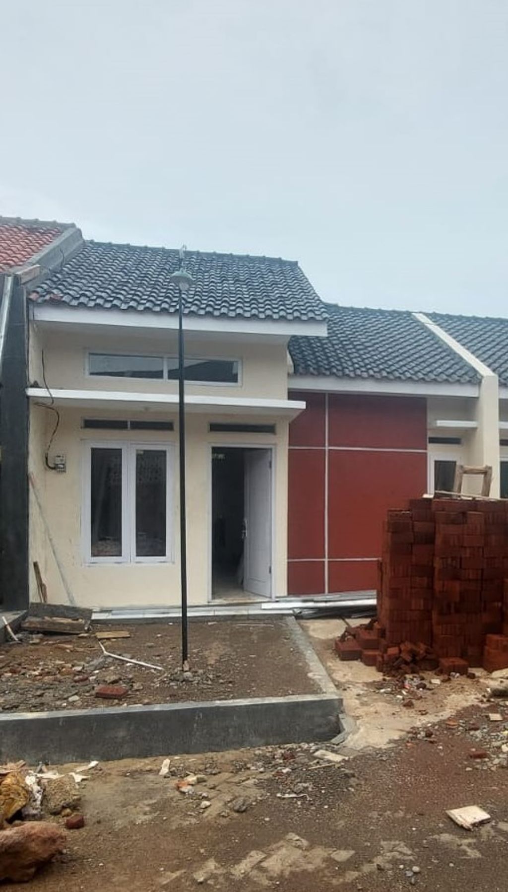 foto tampak rumah tipe Rumah Blok E-12 perumahan Puri Majenang