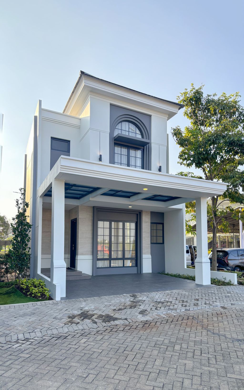 foto tampak rumah tipe T.106/150-KV perumahan GRAND WISATA - KLASIKA TAMBAHAN