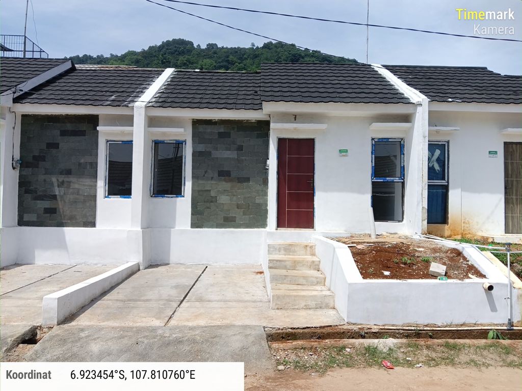 foto tampak rumah tipe 30 (subsidi tahap 2) perumahan BUKIT CINANJUNG PERMAI 1