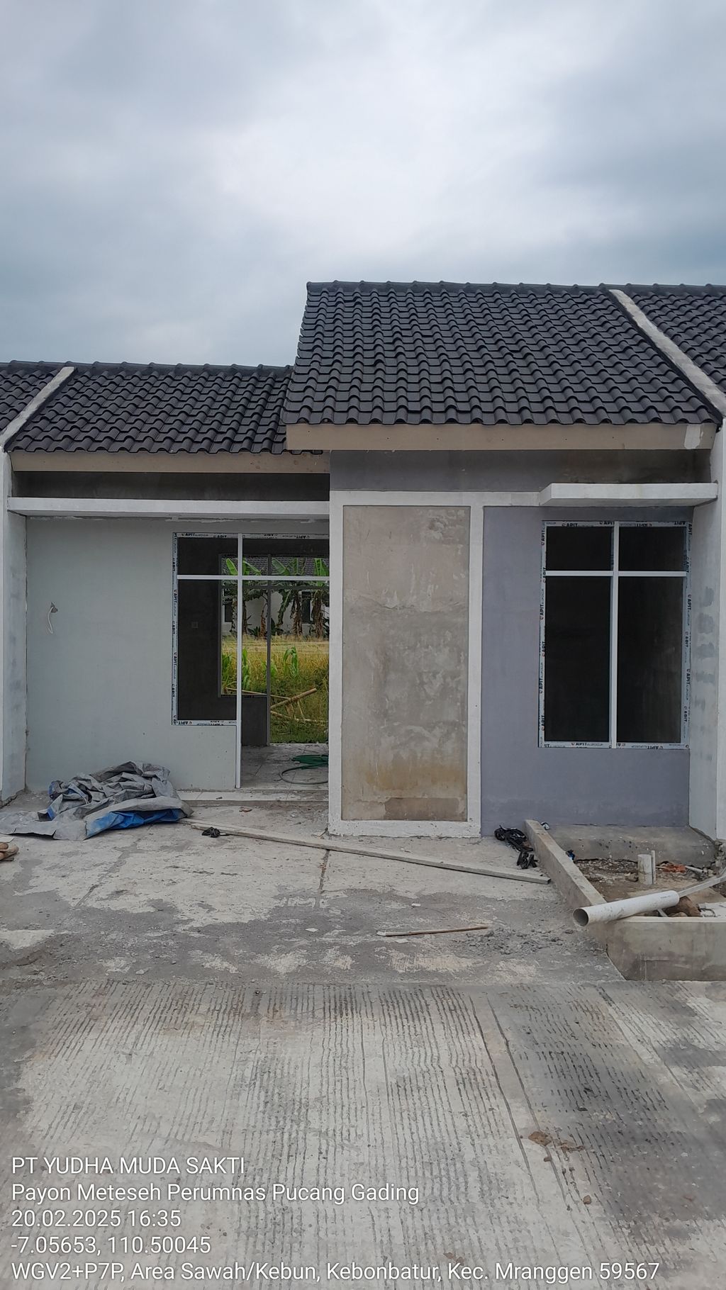 foto contoh rumah perumahan PAYON METESEH PERUMNAS PUCANG GADING TAHAP 2