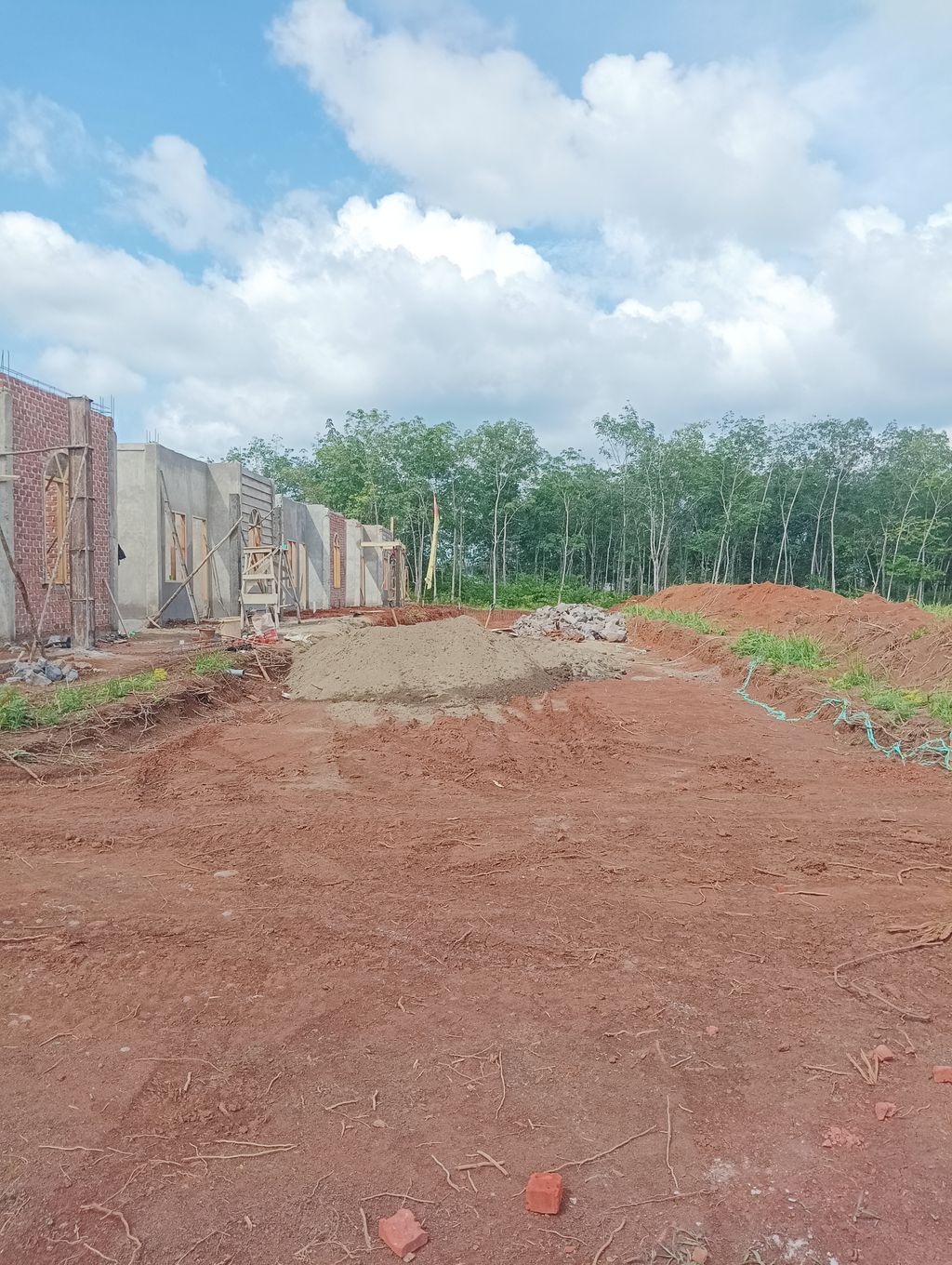 foto posisi tengah perumahan RESTU LUHUR REGENCY